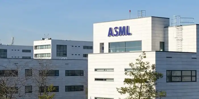logo-on-building