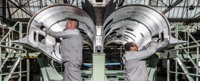 workers-at-plane-area