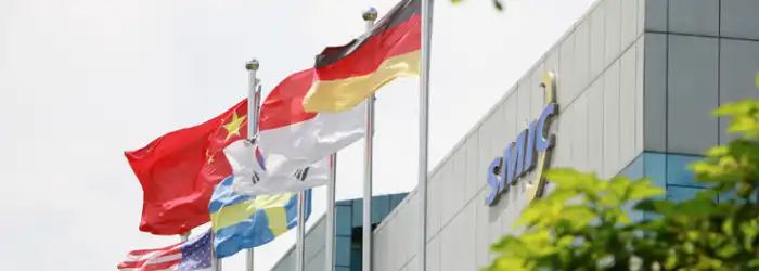 logo-on-building-flag