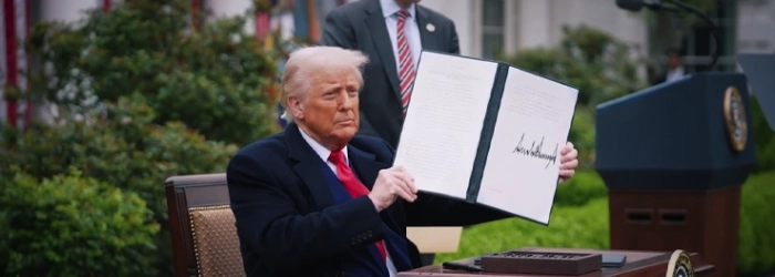 Trump-signing-executive-order-tariffs