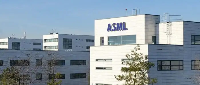 logo-on-building