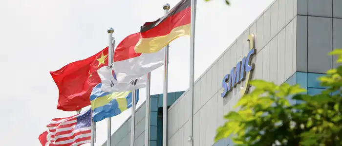logo-on-building-flag